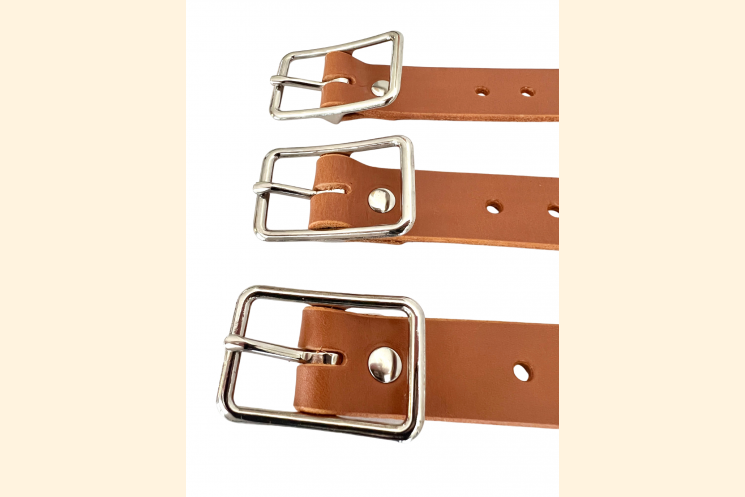 Detail of buckle hardware at end of strap, 3 pc set